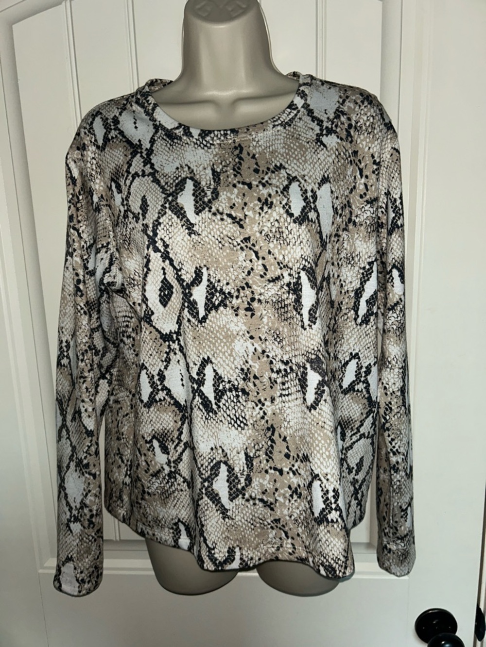 NEW Fifteen Twenty Women’s Snakeskin Print Long-Sleeve Top - Beige/Black Sz S
